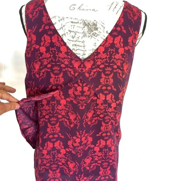 Cabi Overlay Sleeveless Blouse Retro Novelty Print Top Sz S Purple Pink - Picture 6 of 13